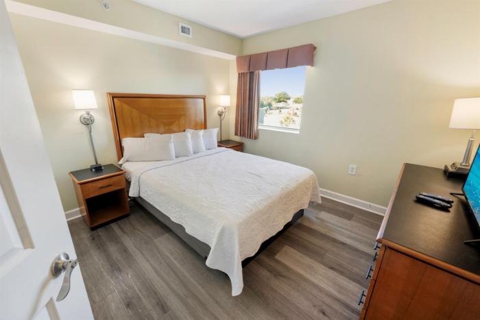 Spacious, Bay View - Close to Boardwalk, Location!