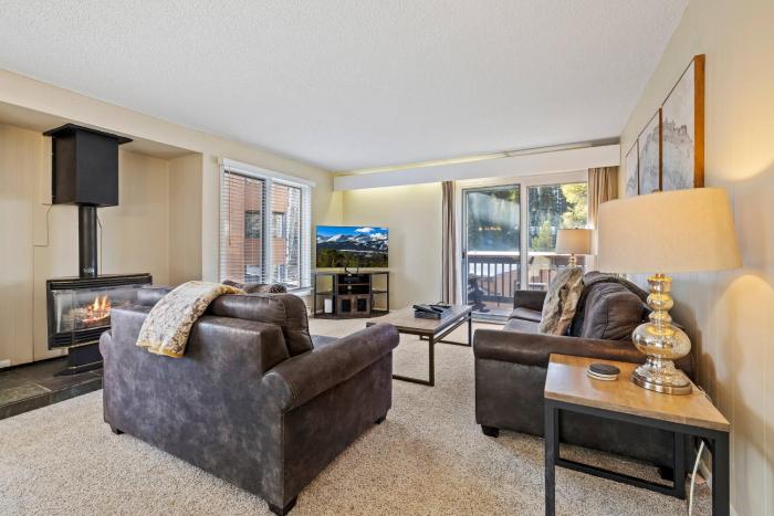 Key Condo Slopeside - Walk to Lifts, PoolHot Tub, Fantastic Views