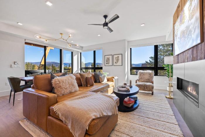 Frisco Flats Condo - Mountain Views, Private Hot Tub, Downtown