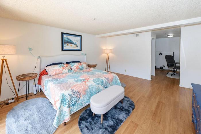 2-Bd LUXE Retreat Near Beach & Pool