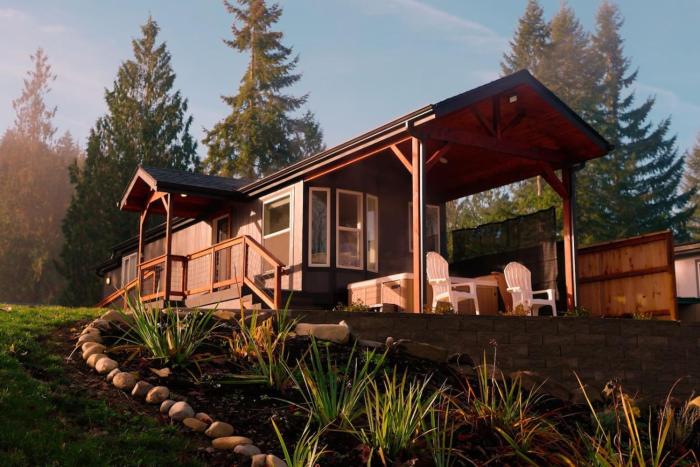 Skyriver Escape Riverfront With Hot Tub