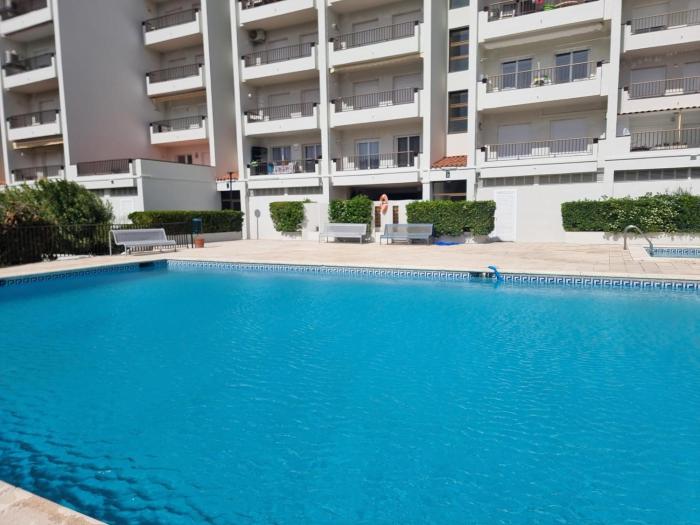 Hermoso apartamento con terraza y piscina en LEscala - HISP-236-4