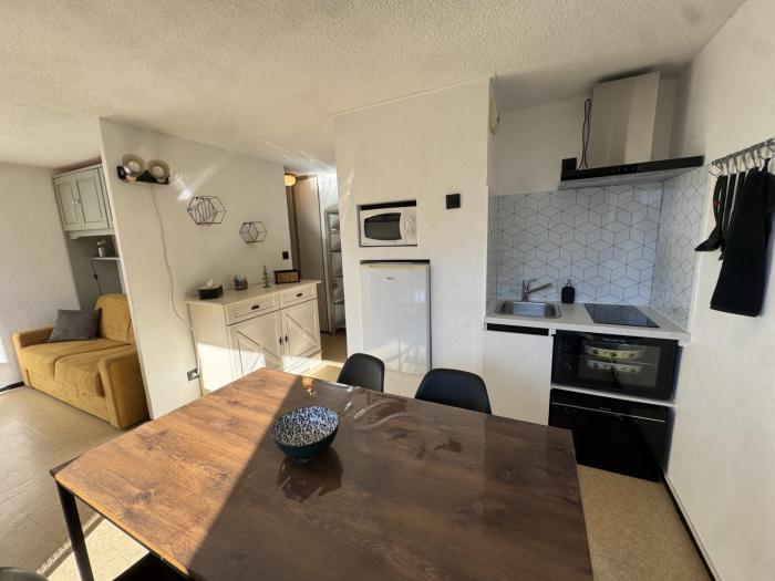 Studio 4 pers, cuisine équipée, parking privé, non-fumeur - FR-1-836-43