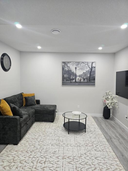 Cozy on Baywater Modern 2 bedroom apartment suite