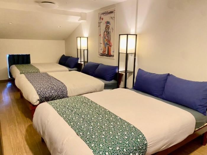 Great access to Umeda,USJ,Namba, Kyoto,Kobe Private old house