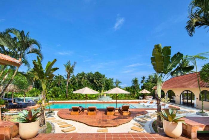 Neona Spacious 4 BR Private Pool Villa ZN364