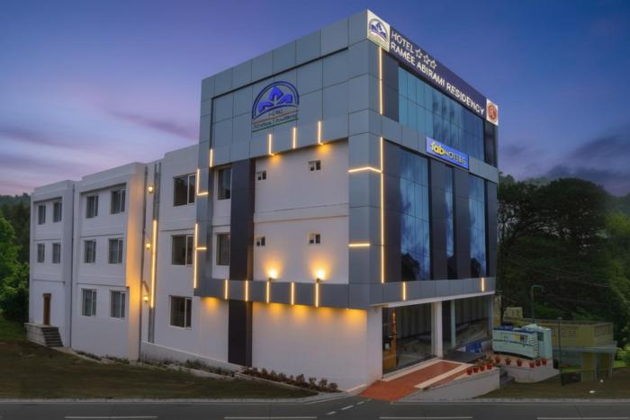 FabHotel Abirami Grand Inn - Nr Bryant Park