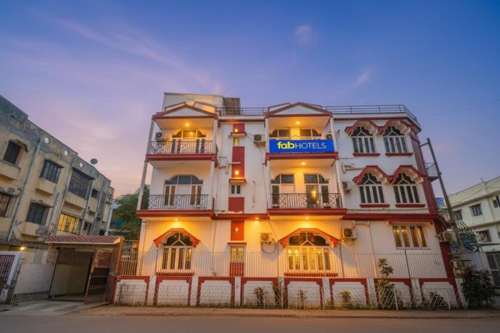 FabHotel Saltlake Regency - 14km from Anandlok Hospital