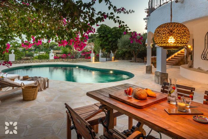 Villa Arnella by Abahana Villas