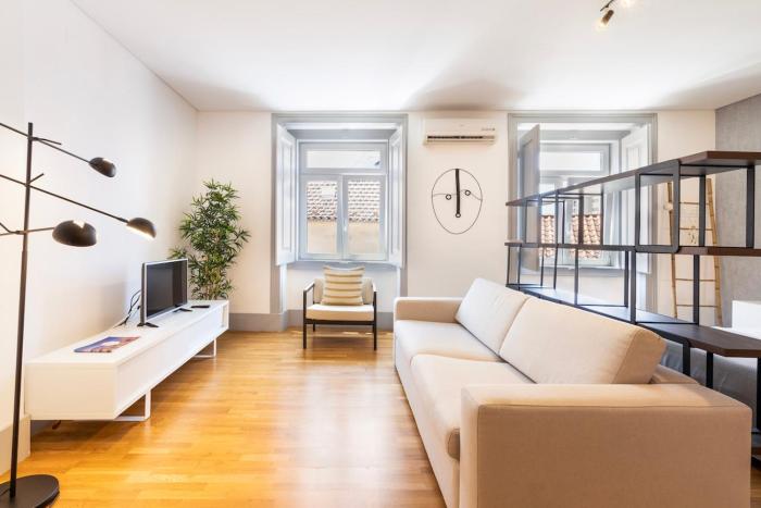 Colosseum Building - Gamma