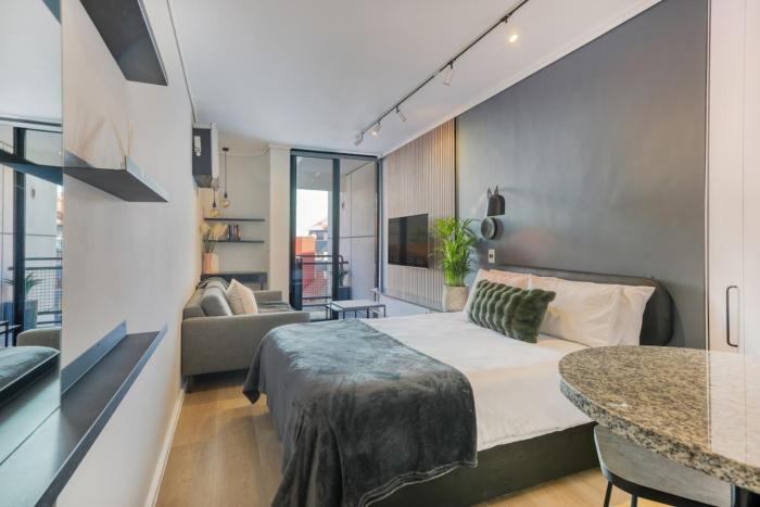 Walk to Beach & Sea Point Promenade The Flamingo