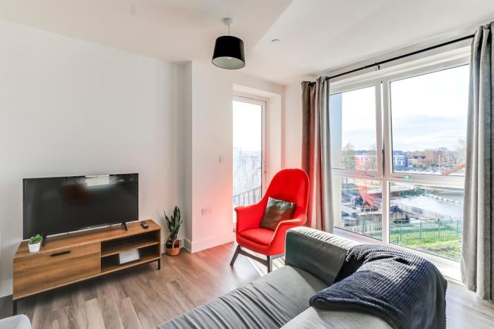 The Opulent Property Project ChelmsfordCityCentre 2Bed2Bath FreeParking Balcony