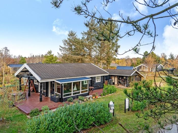 Holiday Home Hakon - 1km from the sea by Interhome