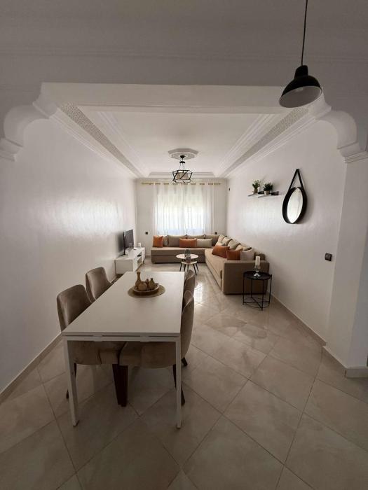 Appartement lumineux proche Grotte d Hercule Aéroport et Stade Achakar