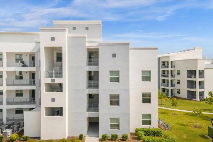 3 Bedrooms 2 Bathrooms Storey Lake 3120-208 Pc