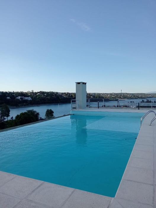 Constantino Villa Carlos Paz departamento céntrico