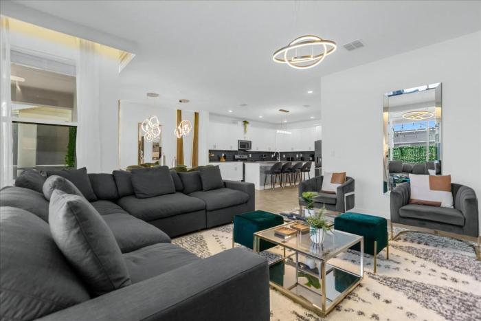 6 Bedrooms 5 Bathroom Champions Gate 9107 Sh