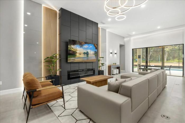 15 Bedrooms 16 Bathrooms Sonoma 4151 Sb