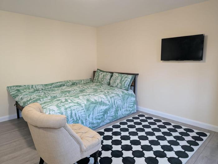 Calm private outhouse, fast London access