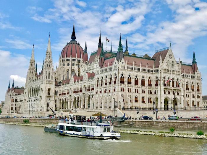 Harmony Apartment Near Opera