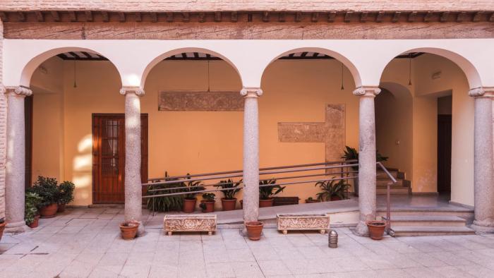 Rojas IV Apartment by Toledo AP