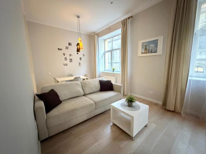 Next to Freedom Monument - 1 Bedroom 4 Guests - Central Location