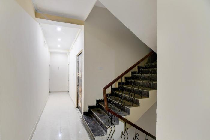 SPOT ON by OYO The Royal Inn