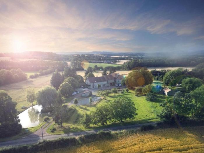 Gîte écologique de charme avec grand jardin, proche des Alpes Mancelles, idéal famille et amis - FR-1-410-132