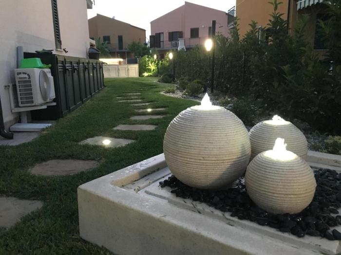 Pine Beach House - Villaggio Turistico con Piscina e Animazione