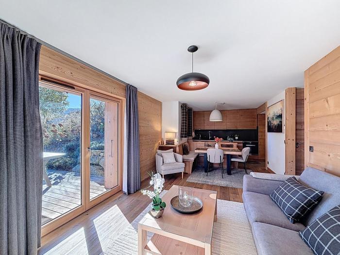 Appartement 4P avec terrasse et vue Mont Blanc - FR-1-560-24