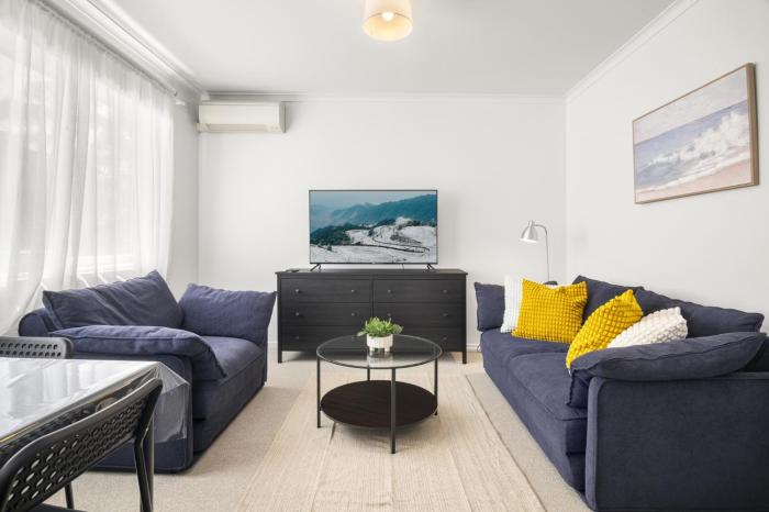 Sleek Richmond 1-Bed Close to Everything