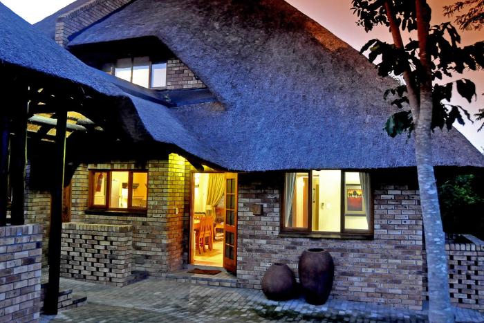 Legend Safaris 257A - in Kruger Park Lodge