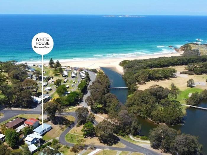 White House at Narooma Beach