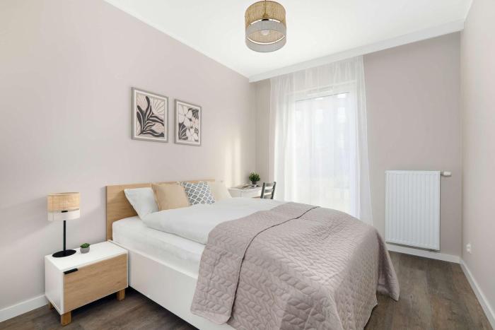 Prestigious Apartment with Terrace and Parking Close to the Airport Poznań by Renters Prestige