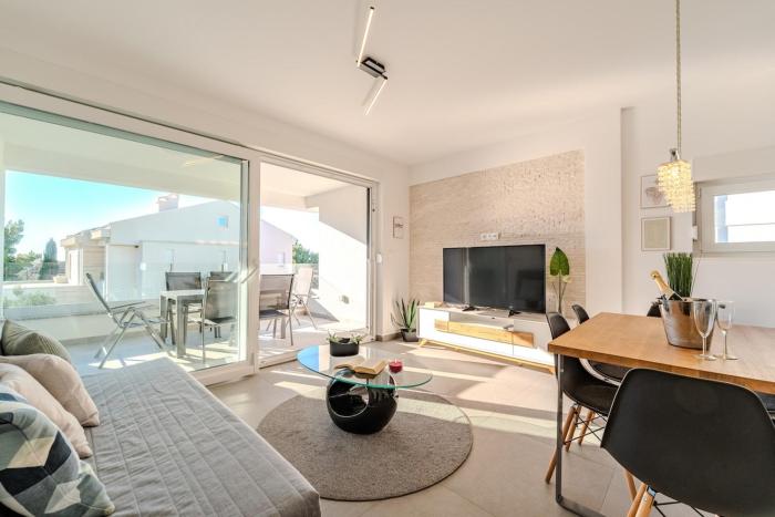 Pelagus, modern city central apartment