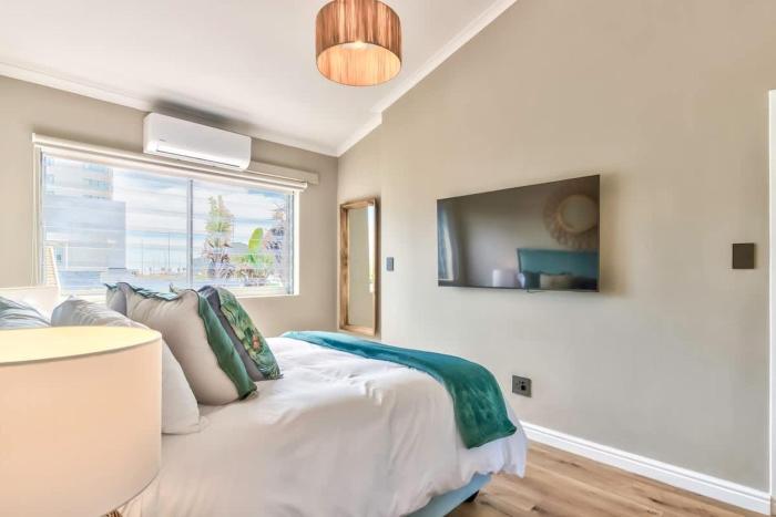 Silverview Modern Duplex Fully Air-Conditioned near Beach