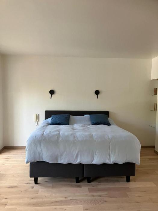 RS10 One-Bedroom Apartment