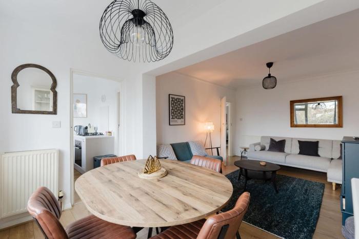 GuestReady - Charming 3-Bedroom Apartment in NW11