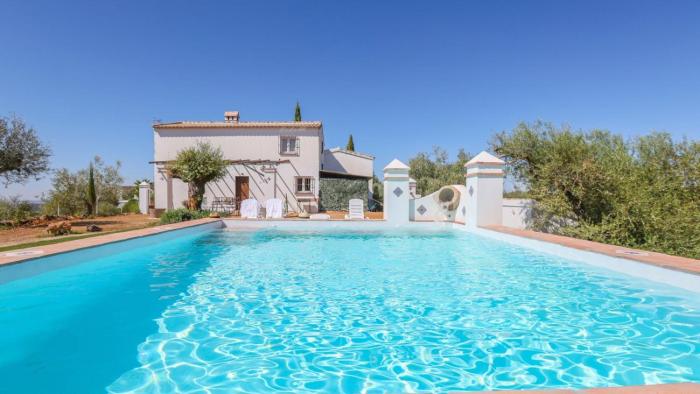 La Era del Bonete Constantina by Ruralidays