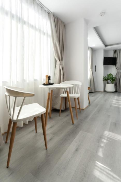 Cosy 1 Bedroom Studio with King Bed Kitchenet in Central Kathmandu with Terrace