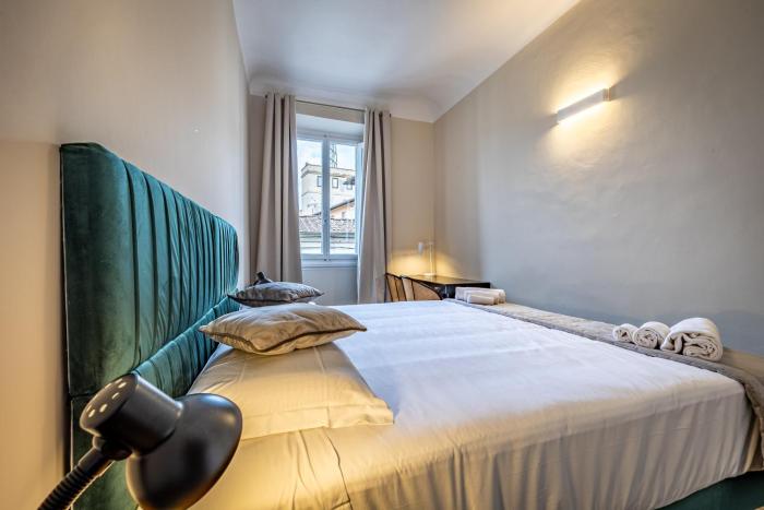 YD charming apartment near main station