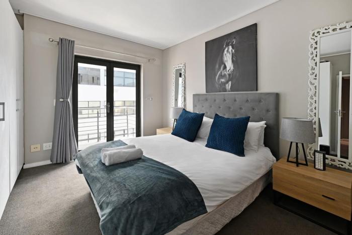 Modern 3-Bed Apt Designer Touch & Mountain Views