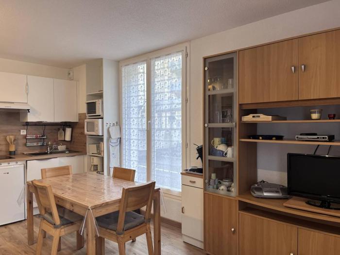 Appartement Central avec Parking à Cauterets - FR-1-812-1