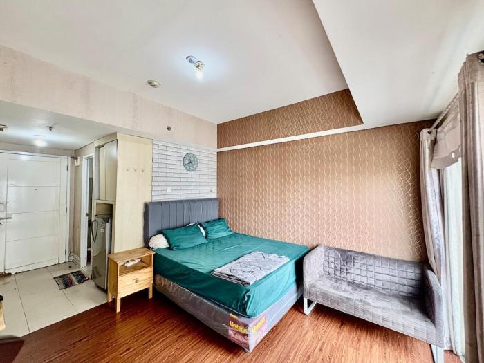Cozy studio Apt Altiz Bintaro W Pool & Netflix
