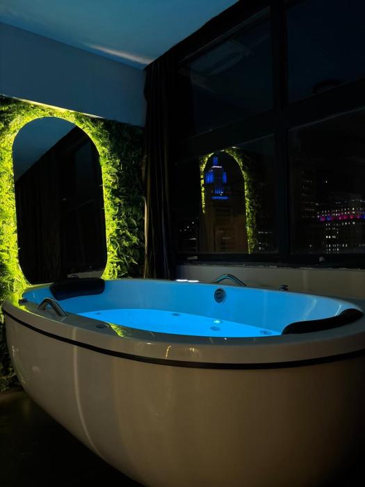 Mirante Experience SP - Banheira com Hidro e TV 70 - Luxo, Conforto e Vista Incrível no Centro De São Paulo