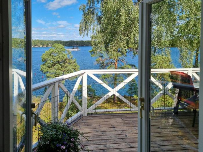 Archipelago Villa With Private Pier On Vindö