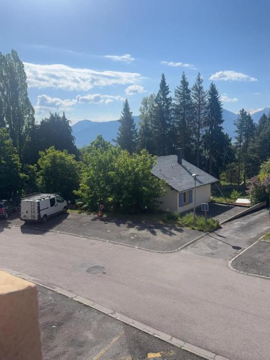 Studio accueillant avec vue montagne à Font-Romeu
