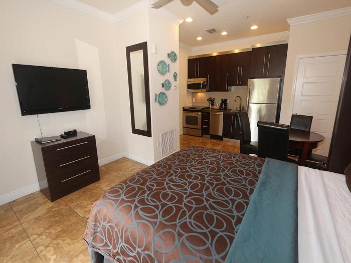 The Beach Club At Siesta #106C