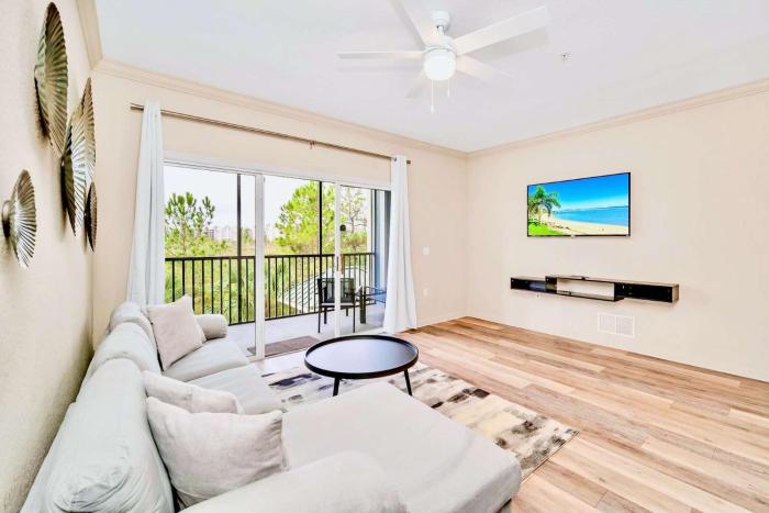 Family Fun Condo Pool and Sauna near Disney