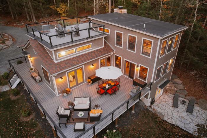 Tuthill Treehouse - Secluded Mountain Cabin with Roof Deck & Fire Pit